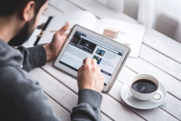 Những mẹo cải thiện kỹ năng viết bài Search Engine Optimization (SEO) 6 Tham gia vào các cuộc chia sẻ và nhóm về content seo