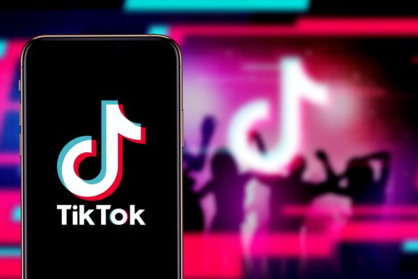 Những lợi ích và xu hướng Marketing kỹ thuật số đang thịnh hành hiện nay 9 Tik Tok là nền tảng đang thu hút sự chú ý của giới trẻ